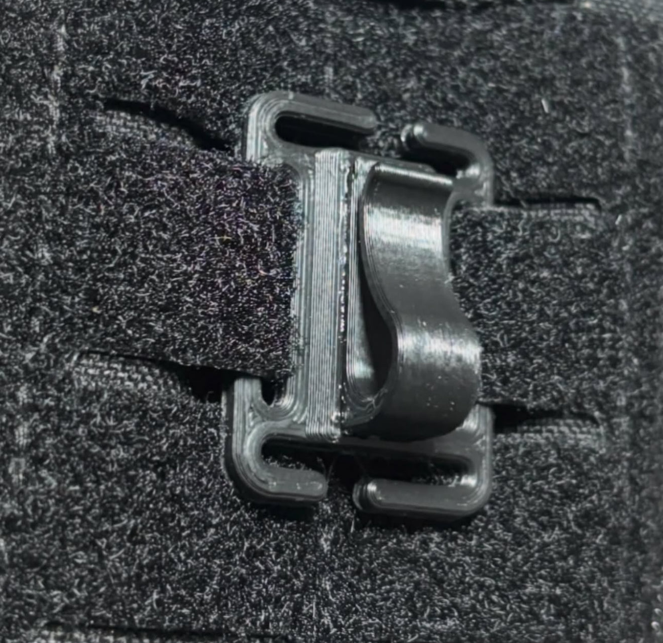 CLIP MOLLE ALTA RESISTENCIA